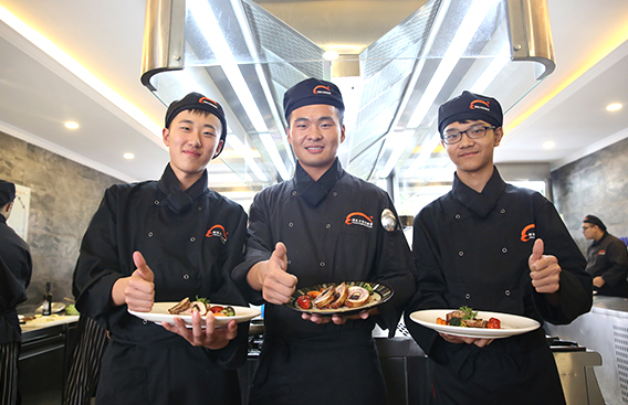 �¶�����ʦ��ѵ